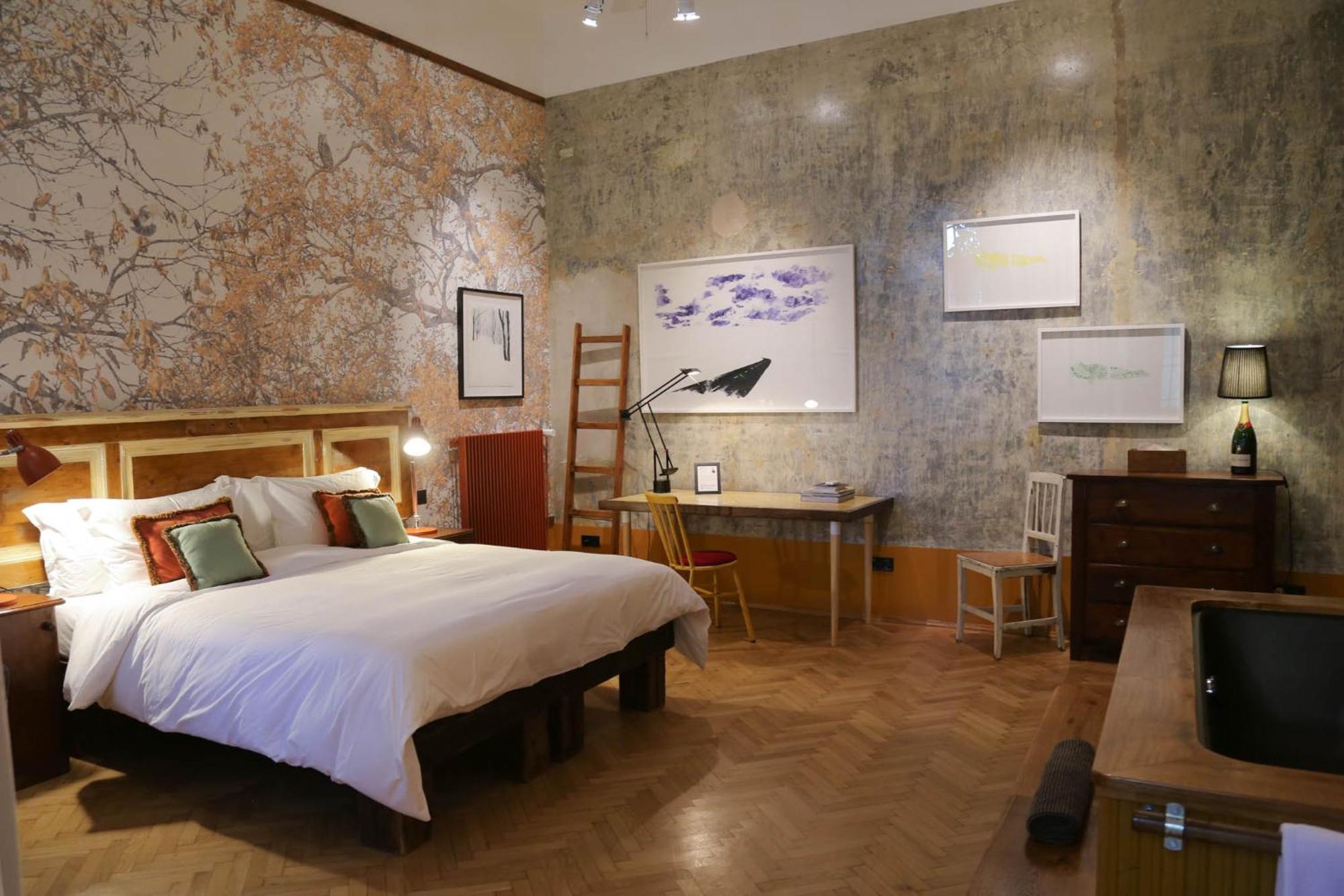 Brody House 4*