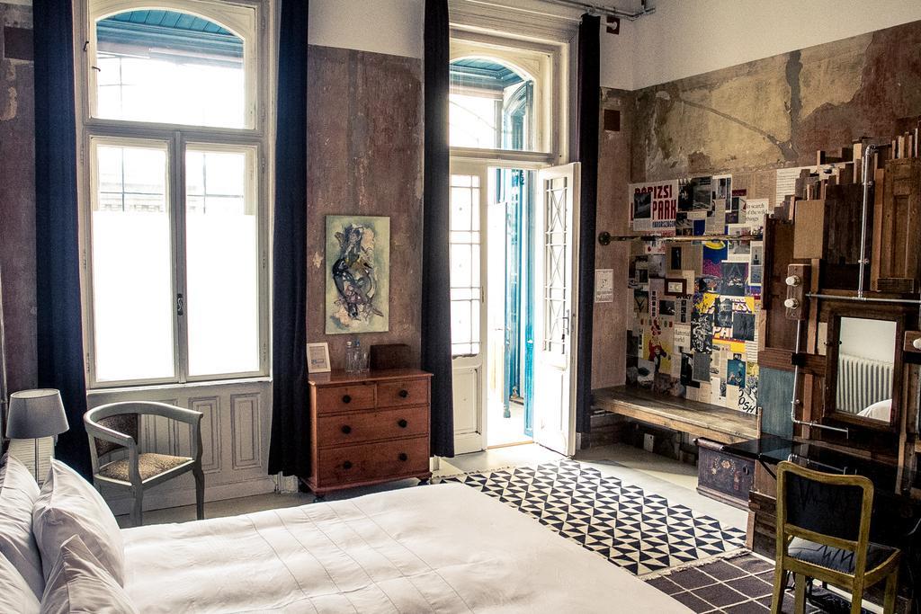 Brody House 4*