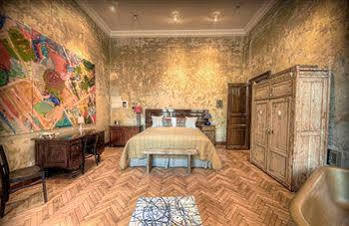Brody House 4*